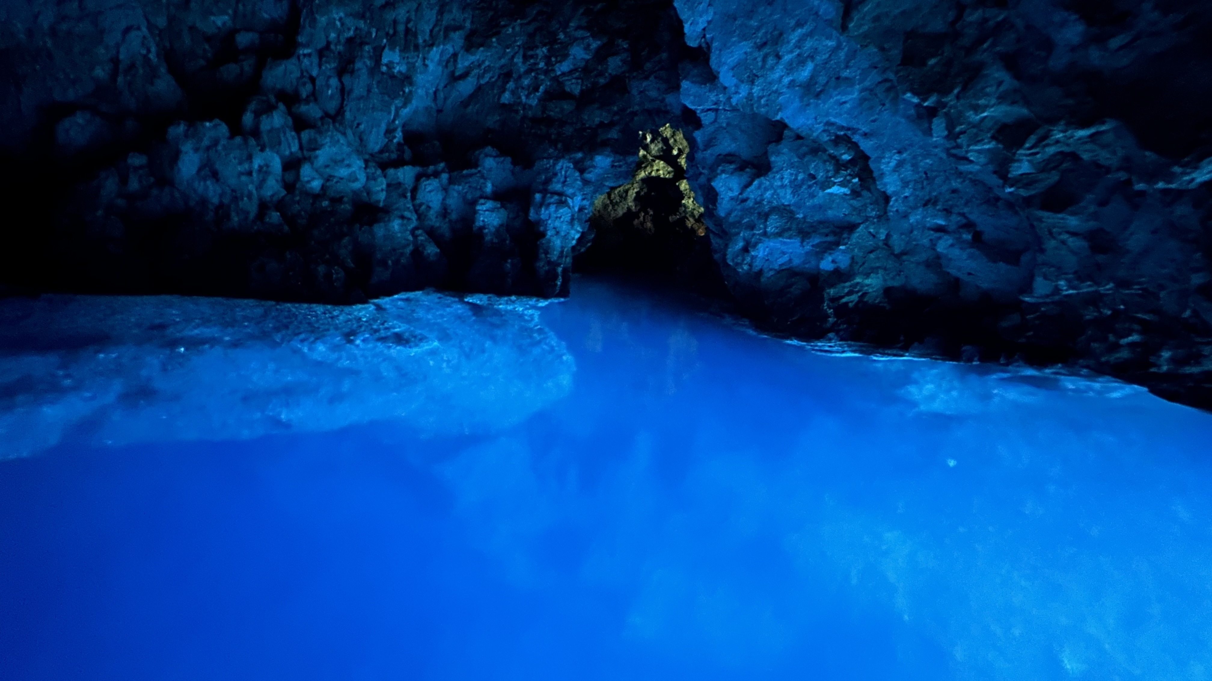 Blaue Grotte, Hvar